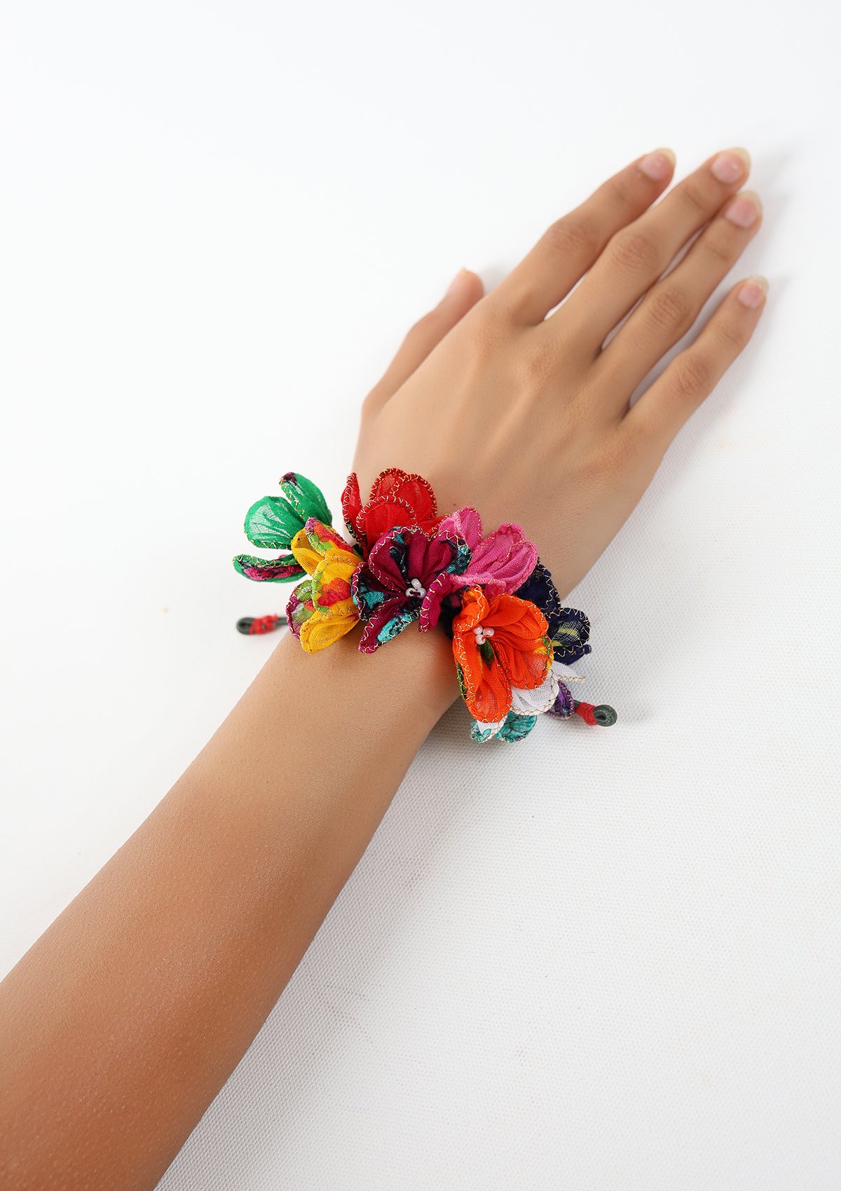Mojo Floral Rakhi