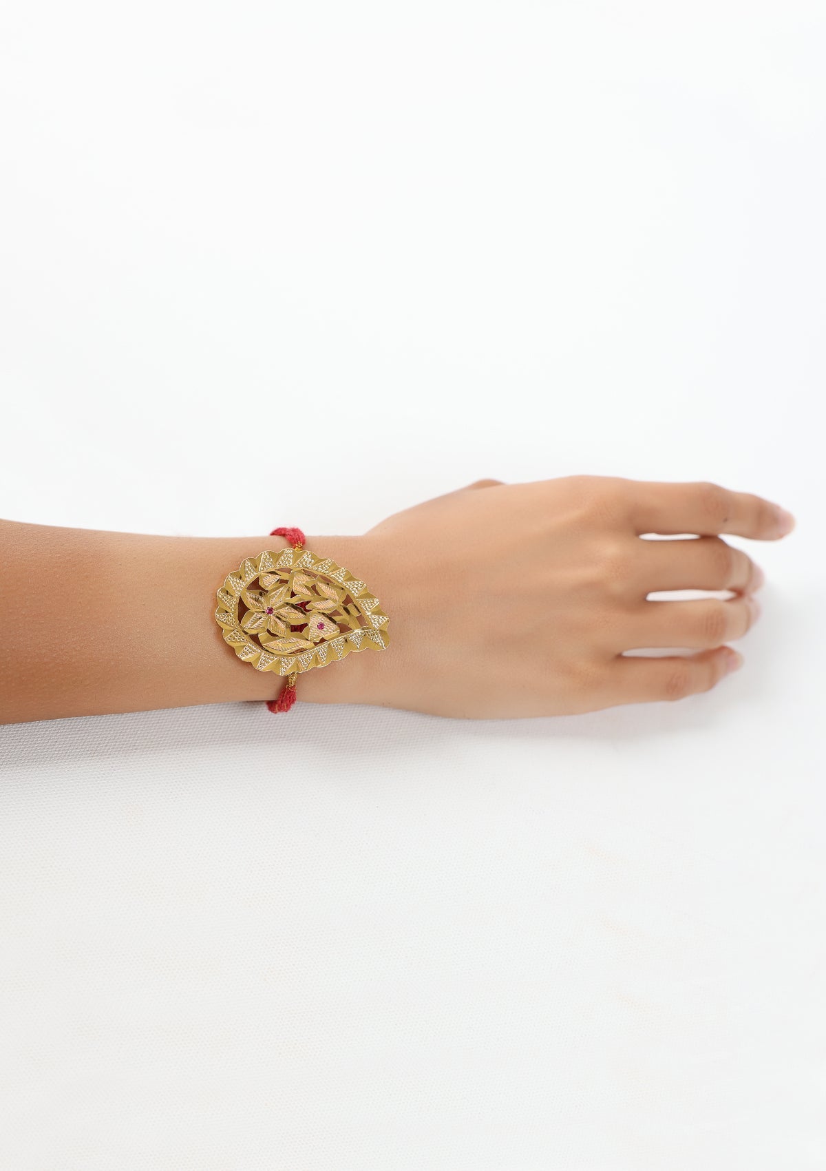 Mannat Gold Tone Silver Rakhi