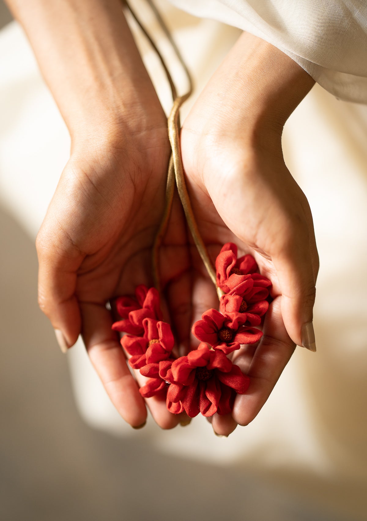 Sarod Red Flower Gajra