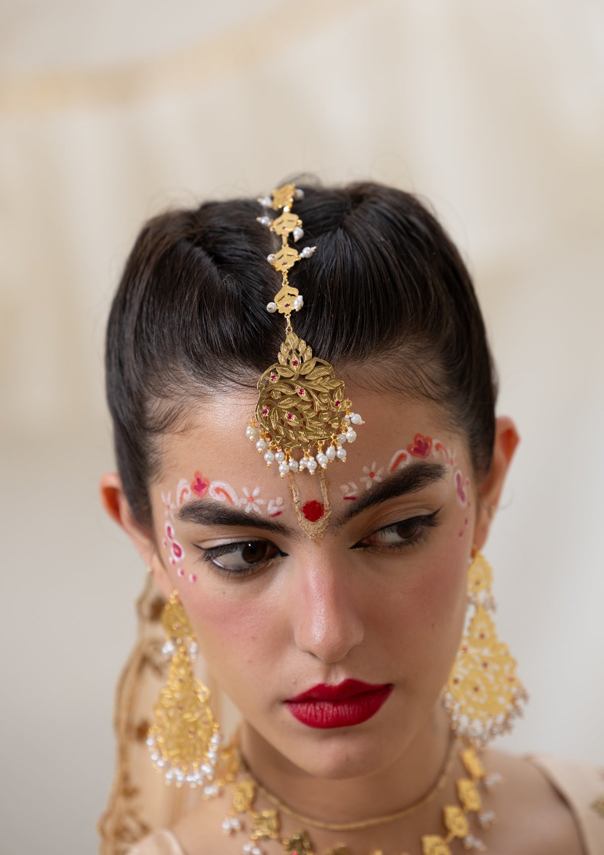 Shubhra Gold Tone Silver Mangtikka