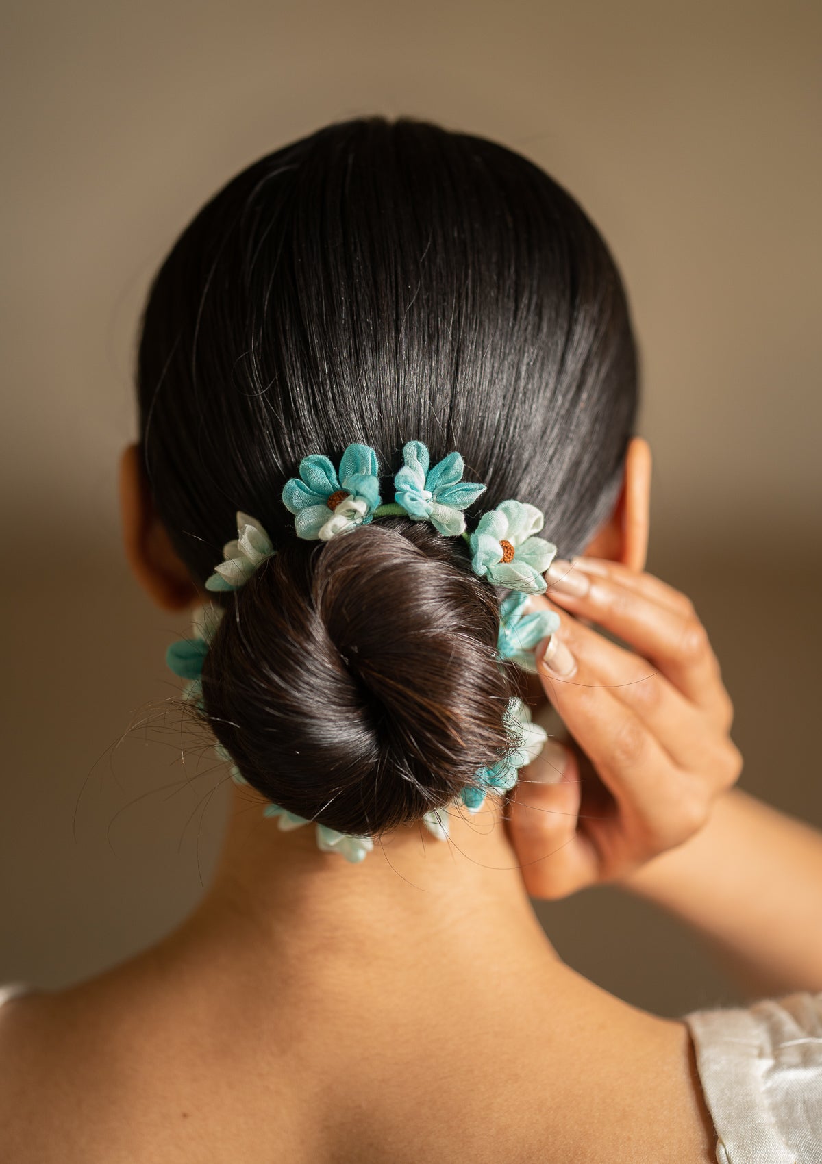 Veena Blue Flower Hair Accessory