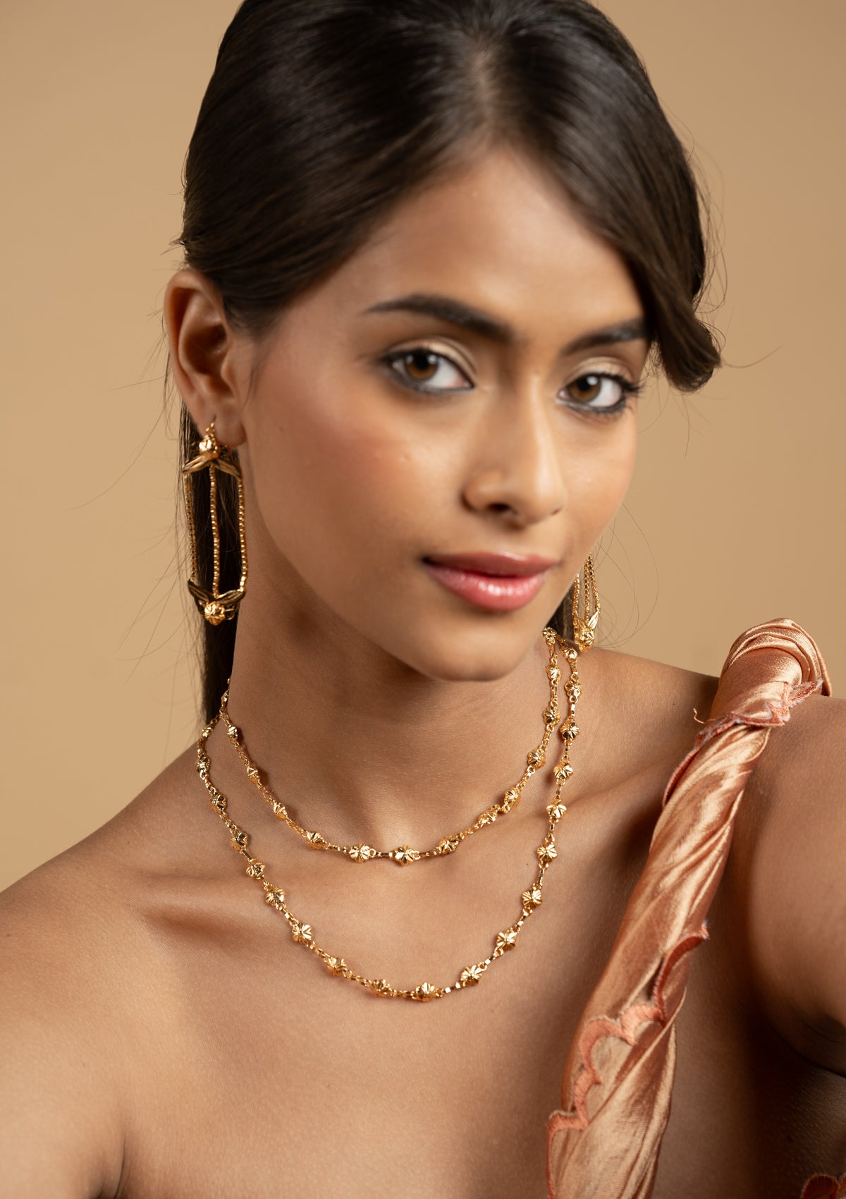 Anvi Gold Tone Silver Necklace