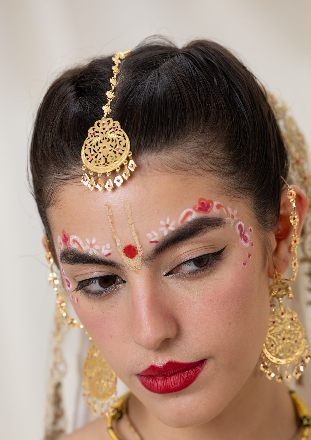 Shubhra Gold Tone Silver Mangtikka